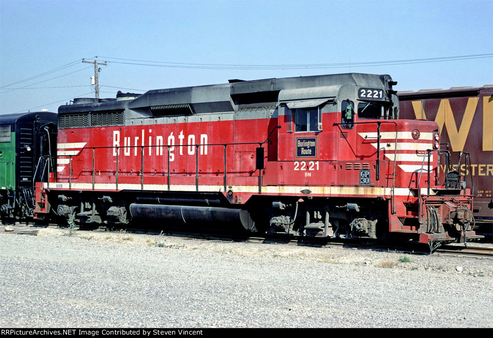 Ex Burlington GP30 BN #2221